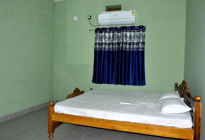 Трехместный Номер Классика, Oyo Kunika Guest House