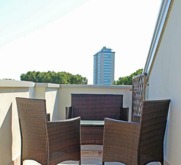 Четырехместный Номер Стандарт с Балконом, Corallo