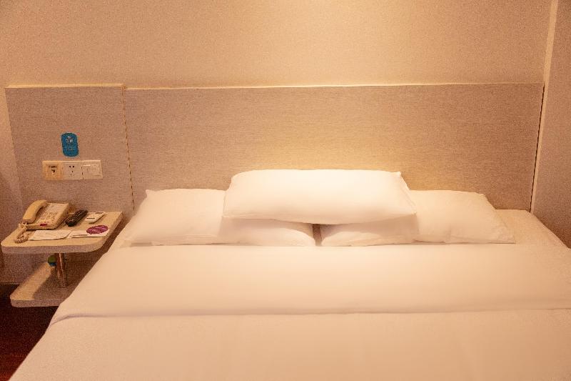 Superior Room, Hanting  Shiyan People Square