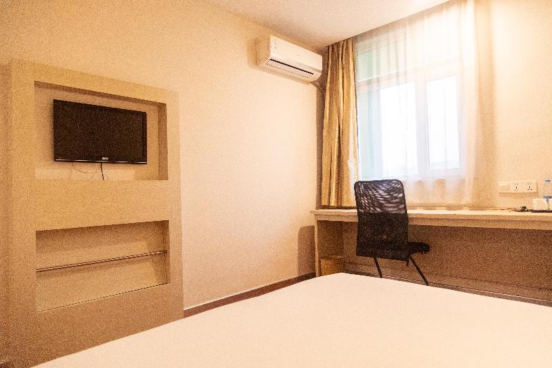 Superior Room, Hanting  Shiyan People Square
