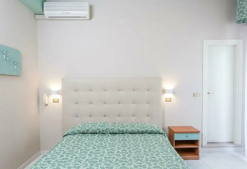スタンダード４人部屋, Letizia