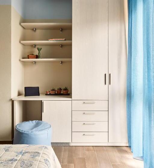 Triple Room Sea View, Letizia