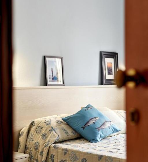 Triple Room Sea View, Letizia