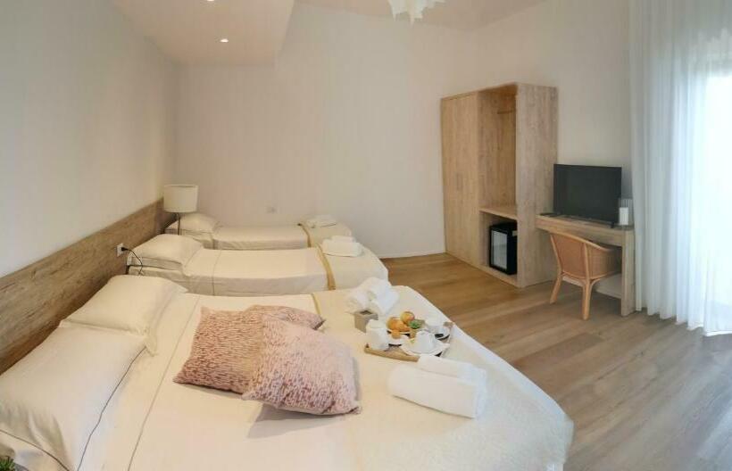 带海景标准四人间, Onda Marina