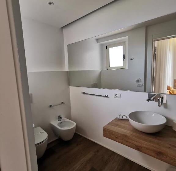 标准三人间, Onda Marina