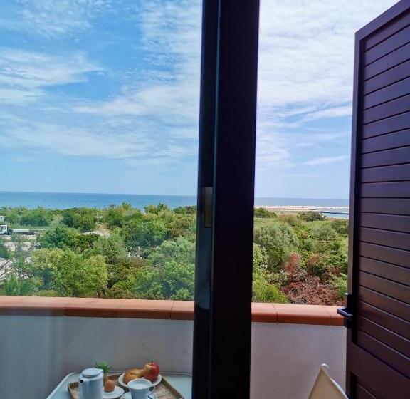 带海景的高档三人间, Onda Marina