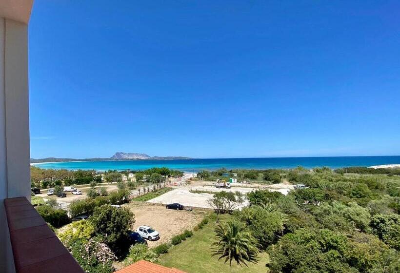 带海景的高档三人间, Onda Marina