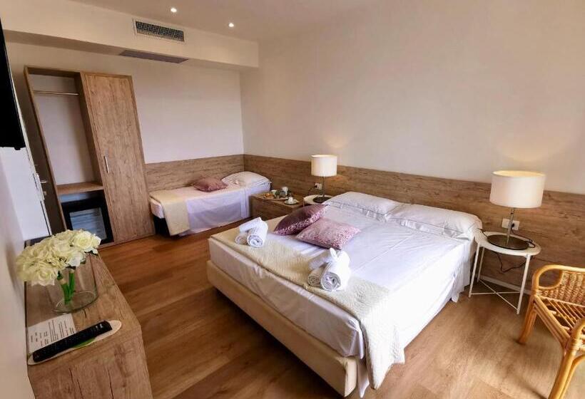 带海景的高档三人间, Onda Marina