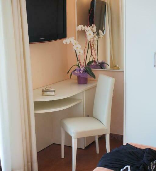 חדר סופריור, Plaza