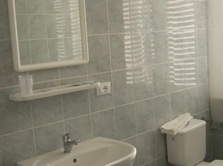 Standard Kolmen Hengen Huone, Roma
