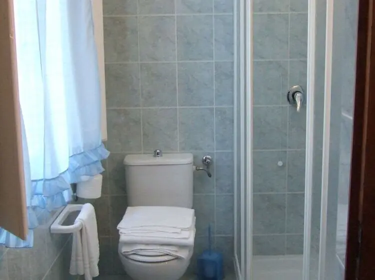 Standard Yhden Hengen Huone, Roma