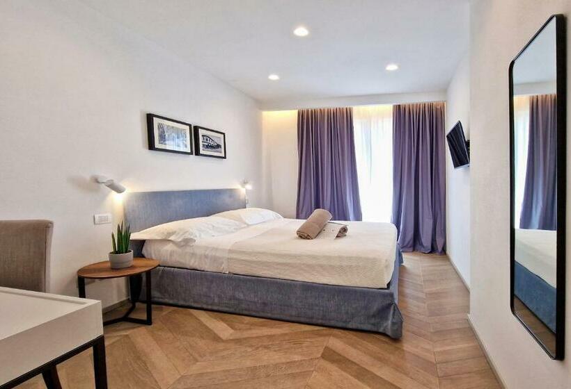 غرفة قياسية مطلّة علي البحر مزوَّدة بشُرفة, Villa Elsa