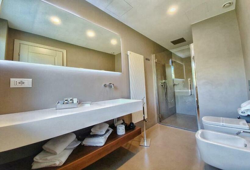 غرفة قياسية مطلّة علي البحر مزوَّدة بشُرفة, Villa Elsa