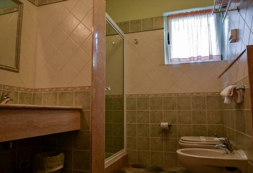 غرفة عائلية, Villa Elsa