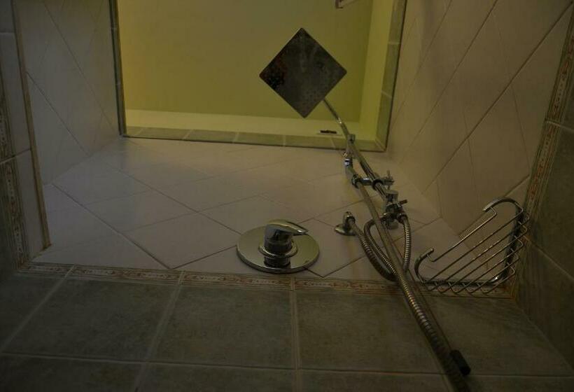 غرفة عائلية, Villa Elsa