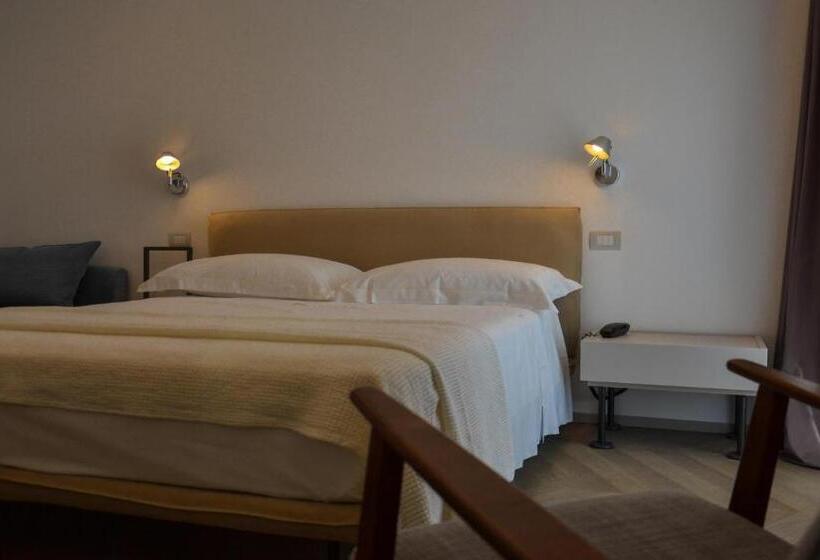 Triple Room Sea View, Villa Elsa