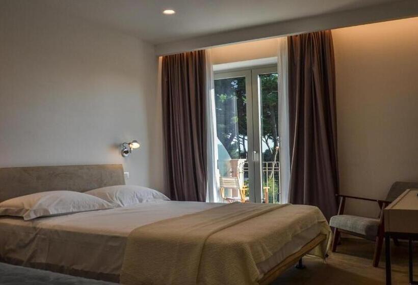 Triple Room Sea View, Villa Elsa