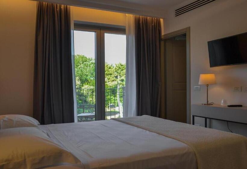 غرفة قياسية مطلّة علي الحديقة, Villa Elsa