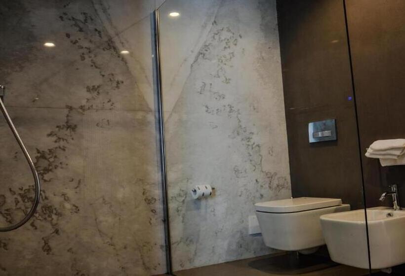 غرفة سوبيريور ثلاثية مطلّة علي البحر, Villa Elsa