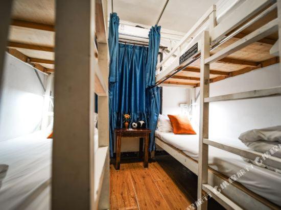 سرير فى غرفة مشتركه, Chengdu Mix Hostel Courtyard Poshpacker