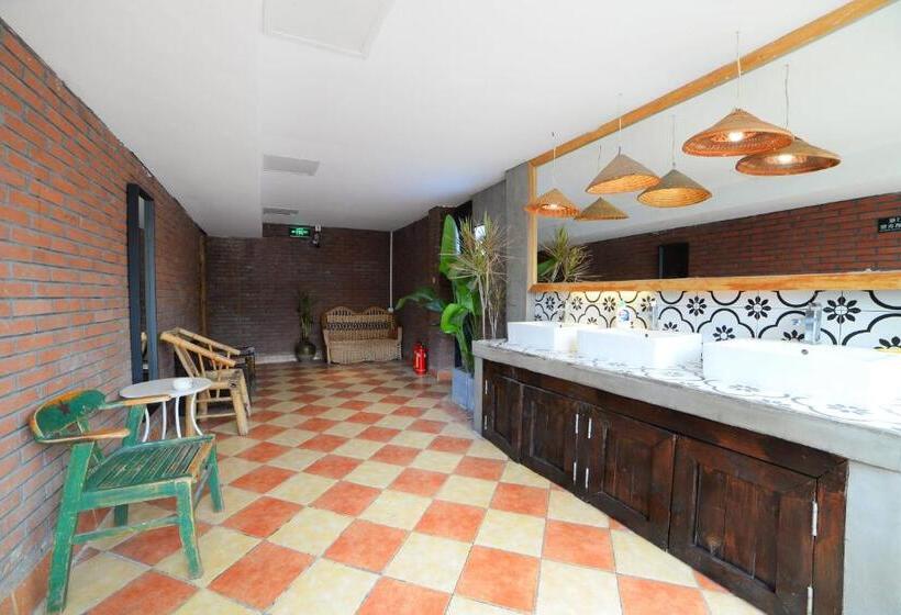 سرير فى غرفة مشتركه, Chengdu Mix Hostel Courtyard Poshpacker