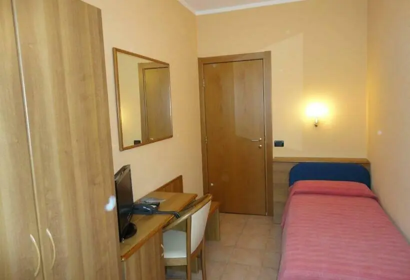 Standard Single Room, Adler