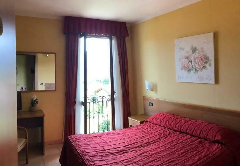 Standard Room, Adler