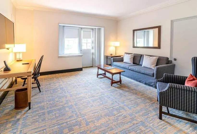 Standard-huone King-vuode, Williamsburg Lodge, Autograph Collection