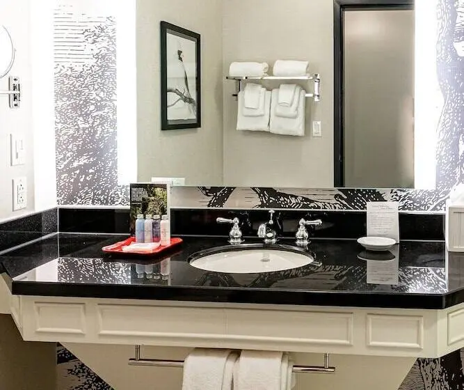 Deluxe-huone, Williamsburg Lodge, Autograph Collection