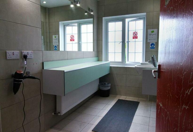 Chambre Economy, London Backpackers Youth Hostel 18   35 Years Old Only