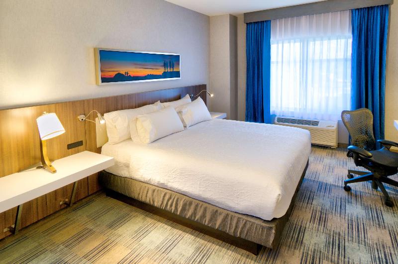 غرفة قياسية مطلّة علي حمام السباحة, Hilton Garden Inn Santa Barbara/goleta