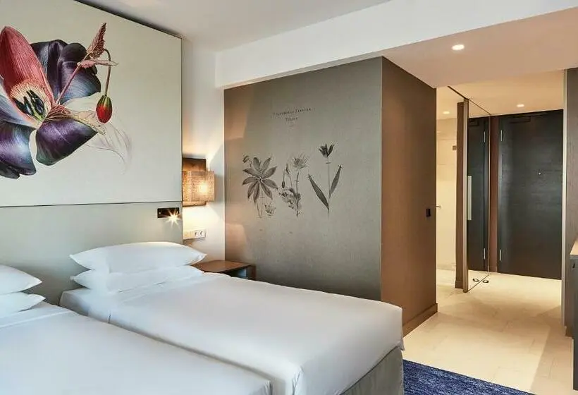 Standard Room, Hyatt Regency Amsterdam