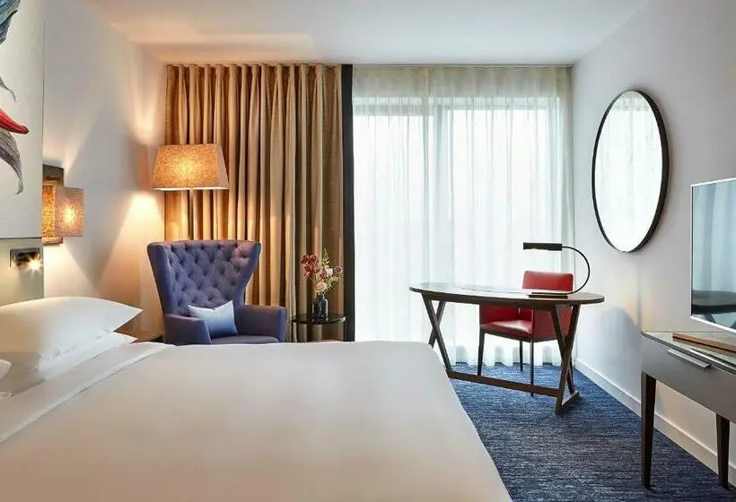 Standard Room King Size Bed, Hyatt Regency Amsterdam