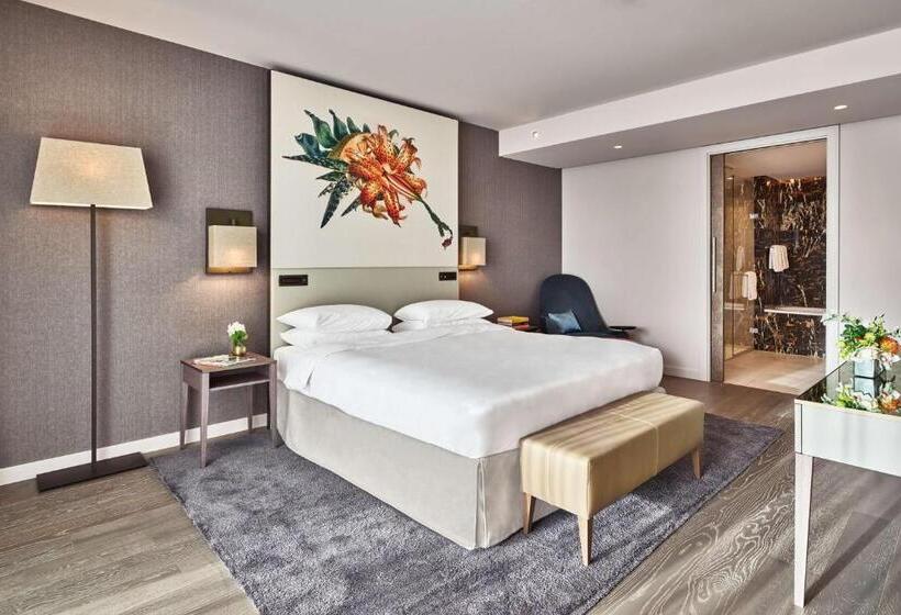 Suite, Hyatt Regency Amsterdam