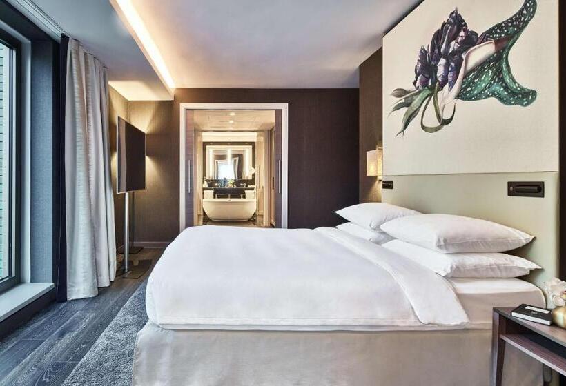 Suite, Hyatt Regency Amsterdam