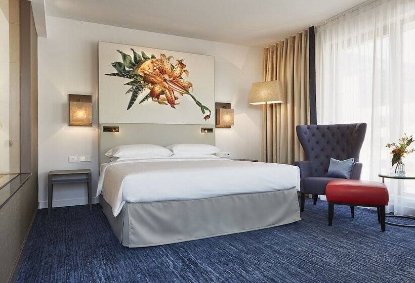 Номер Deluxe, Hyatt Regency Amsterdam