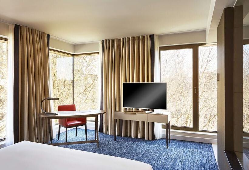 Номер Deluxe, Hyatt Regency Amsterdam