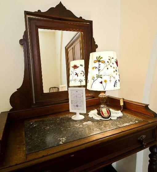 חדר אקונומי, Posta