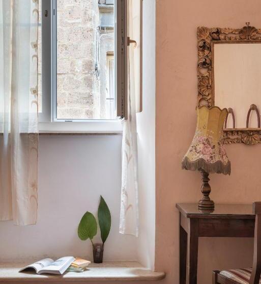 חדר אקונומי, Posta