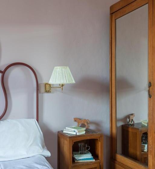 חדר אקונומי, Posta