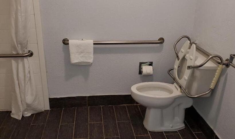 غرفة قياسية سرير كينج لذوى الإحتياجات الخاصة, Rest And Relax Inn