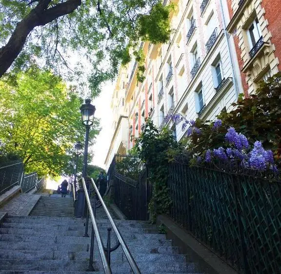 ベーシックインサイドルーム, Montmartre Romantic, Bed & Breakfast   Paris
