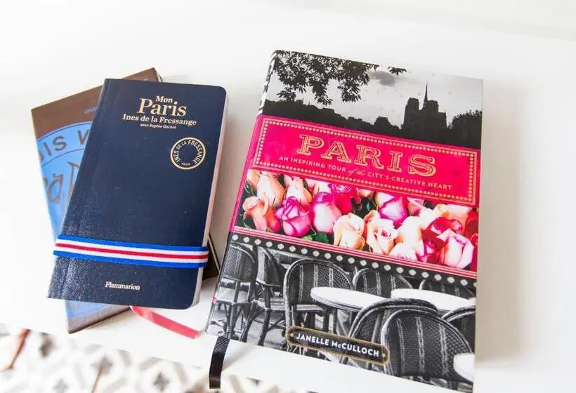 ガーデンビューデラックスルーム, Montmartre Romantic, Bed & Breakfast   Paris