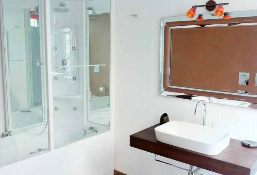 اتاق استاندارد با وان آب گرم, B&b I 10 Mondi