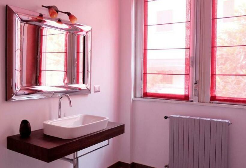 اتاق استاندارد با وان آب گرم, B&b I 10 Mondi