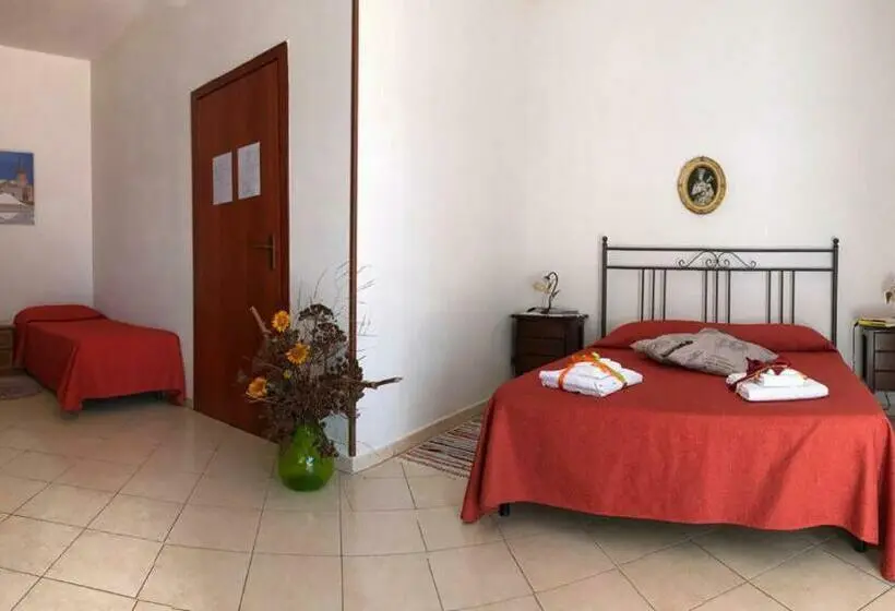 デラックストリプルルーム, La Mimosa Di Erice