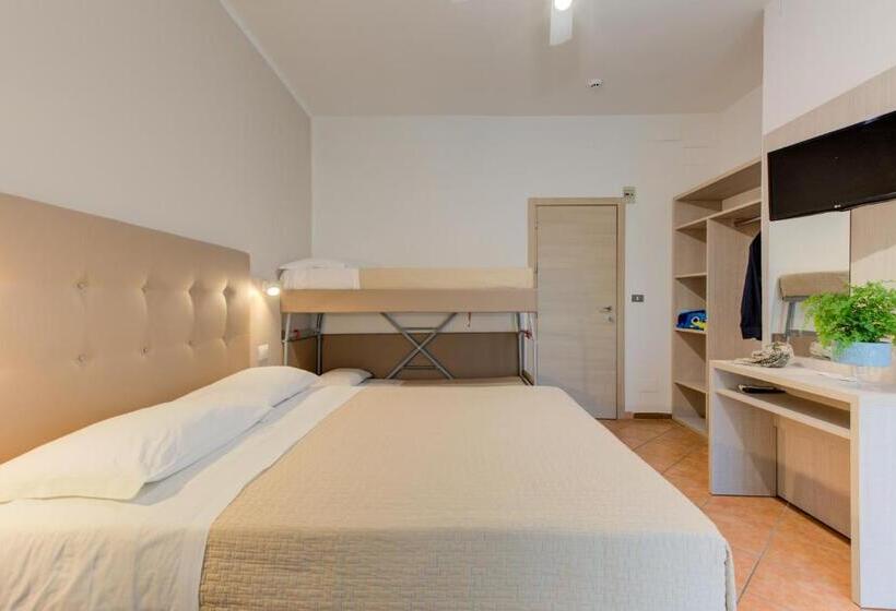 スタンダード4人部屋, Cimarosa