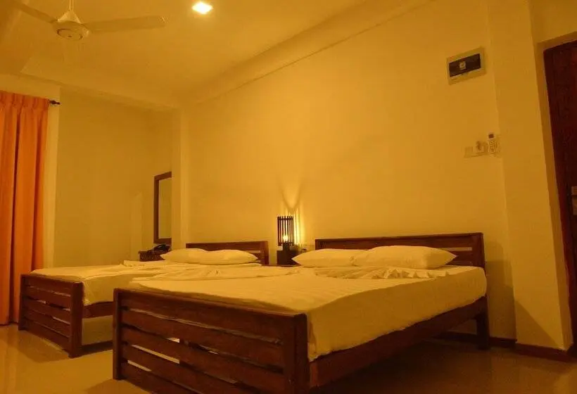 Perhehuone, Rajarata Lodge