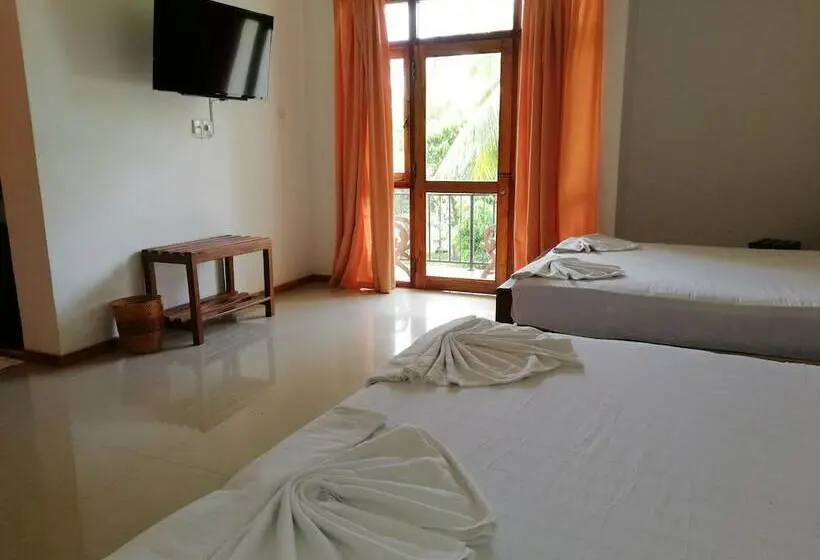 Perhehuone, Rajarata Lodge