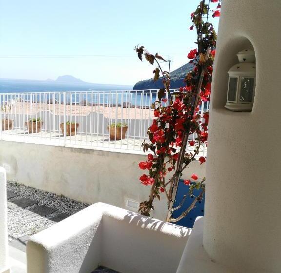 اتاق استاندارد با تراس, A Alera Room & Breakfast